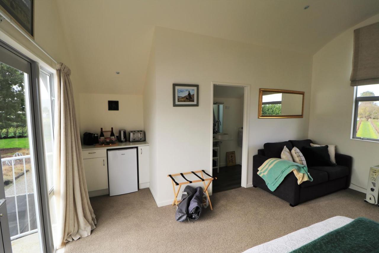Le Gra Vineyard And Winery Bed & Breakfast Masterton Exterior photo