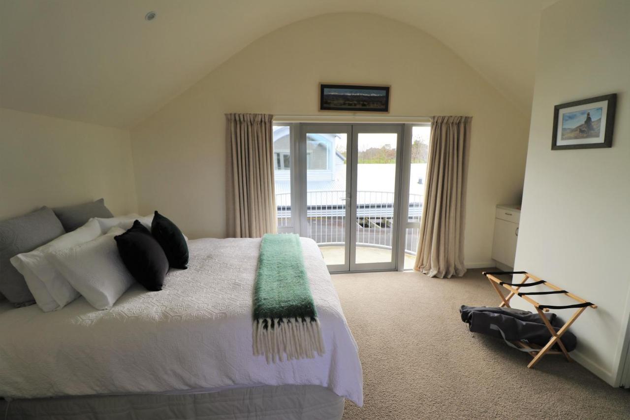 Le Gra Vineyard And Winery Bed & Breakfast Masterton Exterior photo