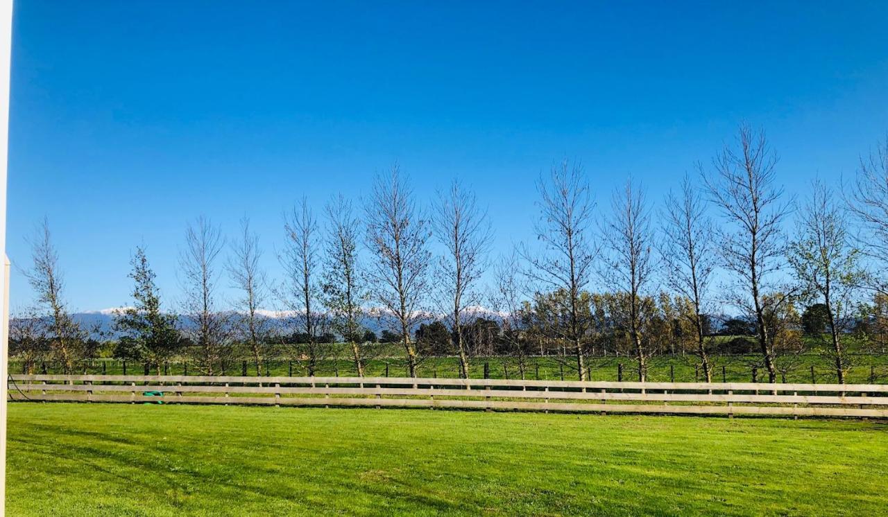 Le Gra Vineyard And Winery Bed & Breakfast Masterton Exterior photo